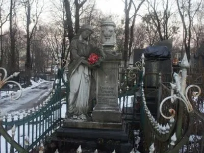 В Киеве расширяют границы кладбищ