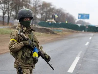 ООС: боевики осуществили 8 обстрелов позиций украинских военных, есть раненый военнослужащий ВСУ