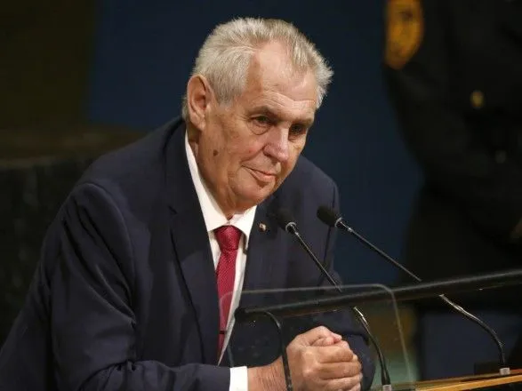 Президент Чехии призвал официально выразить протест против возвеличивания "военных преступников" в Украине