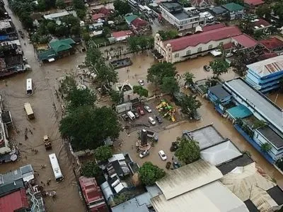 Число погибших от шторма на Филиппинах возросло до 22