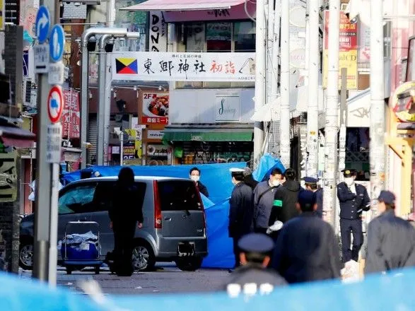 Мужчина совершил теракт в Токио въехав на авто в толпу