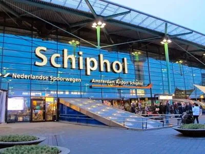 Аеропорт Амстердама евакуйовано через повідомлення про вибухівку