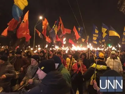 Факельное шествие по случаю дня рождения Бандеры двинулась Киевом