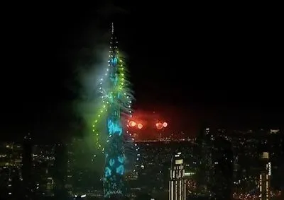 В Дубае на Новый год запустили рекордный фейерверк