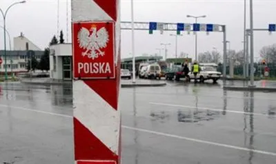 Польша закрыла один из двух пешеходных переходов на границе с Украиной