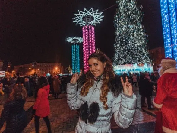 В Киеве 15 тыс. человек встретили Новый год на Софийской и Контрактовой площадях