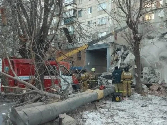 Рятувальні роботи у Магнітогорську призупинені через загрозу обвалення