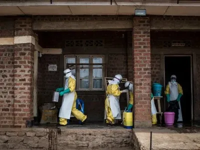 Гендиректор ВОЗ осмотрел охвачены лихорадкой Эбола районы Конго