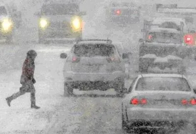 Через сильні снігопади в Україні перекриють окремі дороги