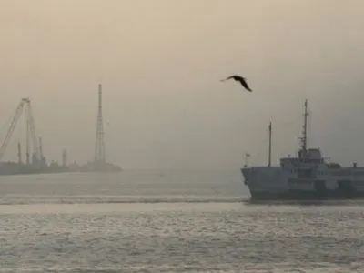Из-за тумана в Черном море закрыли судоходный канал