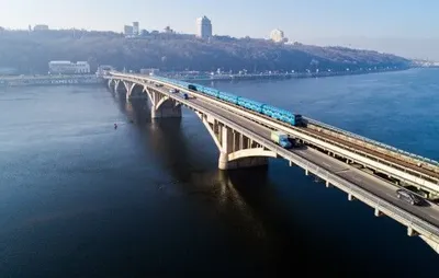 Рух транспорту на мосту Метро буде закрито у ніч з 4 на 5 січня