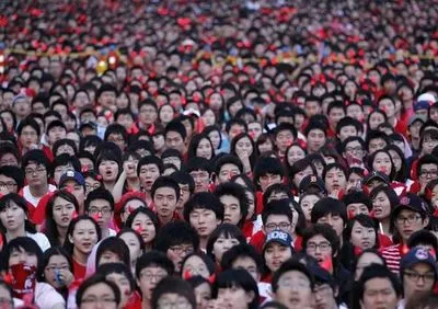 Население Китая достигнет пика в 1,44 млрд человек в 2029 году - доклад
