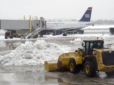 Через снігопад в аеропорту Мюнхена скасували майже сотню рейсів