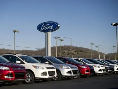Ford відкликає майже 1 млн автомобілів