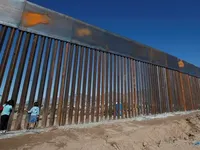 Трамп заявив, що стіна на кордоні з Мексикою буде сталевою, а не бетонною