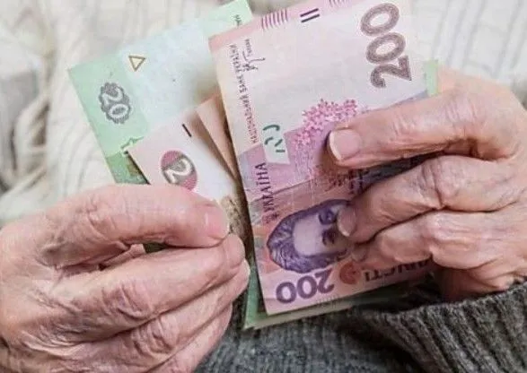Президента призвали освободить пенсионеров от уплаты за коммунальные услуги
