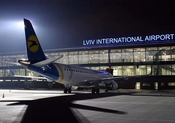 Аэропорт "Львов" возобновил работу