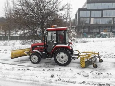 Через погіршення погодних умов комунальники підвищили кількість снігоприбиральної техніки - КМДА