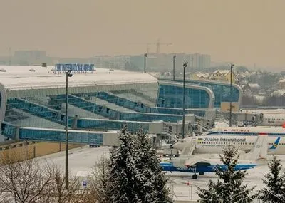 Из-за ухудшения погодных условий аэропорт "Львов" перенес вылеты рейсов