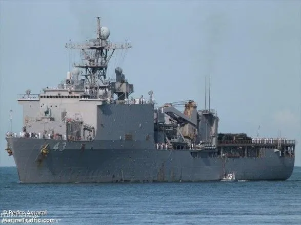 Великий десантний корабель ВМС США увійшов до Чорного моря