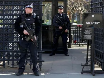 Поліція затримала чоловіка, який намагався проникнути в парламент Великої Британії