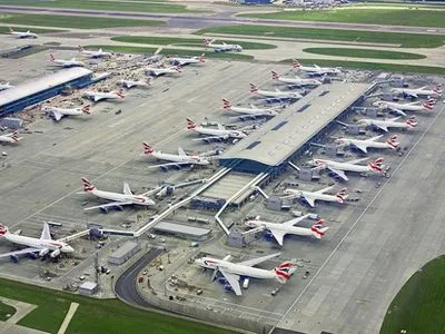 Аэропорт Хитроу приостановил работу из-за появления дрона