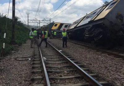 Более 600 человек пострадали в результате столкновения поездов в ЮАР