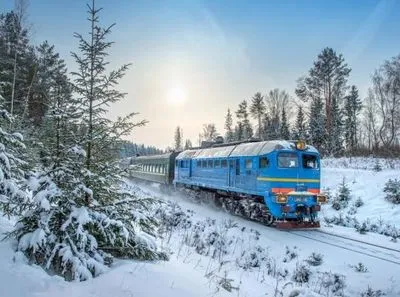 Снігопади не спричинили затримки поїздів на Різдво – залізничники