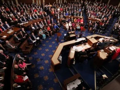 На 19-й день "шатдауна" в США Палата представників прийняла законопроект про його припинення