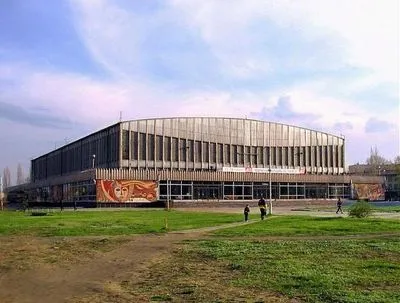 Суд поддержал возвращение Ледового дворца спорта в Луганской области в коммунальную собственность