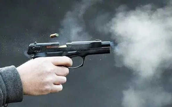 В Киеве неизвестный подстрелил молодого человека