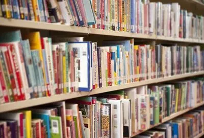 Доля украинских книг в магазинах достигает 78% - Порошенко