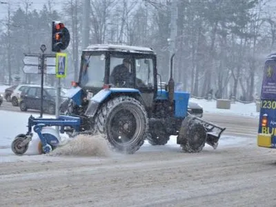 Через снігопад в Кишиневі перекриті дороги