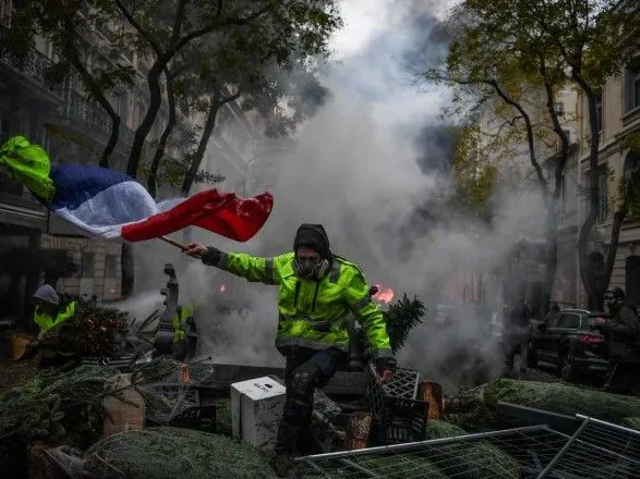 Новая волна протестов во Франции: уже пятеро задержанных