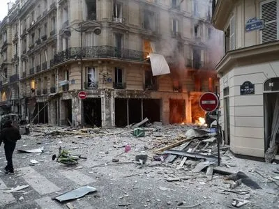 Из-за взрыва в Париже ранены по меньшей мере 20 человек
