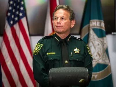 Губернатор Флориды отстранил шерифа округа, где произошла массовая стрельба в школе