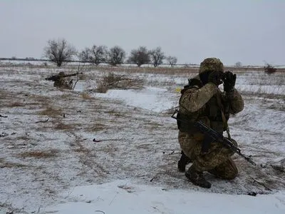 ООС: ворожими обстрілами поранено українського військовослужбовця