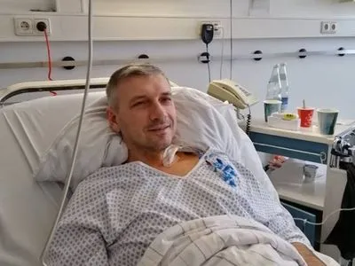 Німецькі лікарі видаляли кулю з легені активіста Михайлика 5 годин