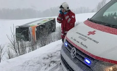 В Австрии перевернулся пассажирский автобус, есть пострадавшие