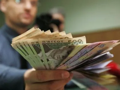 Украинцы в прошлом году более активно брали гривневые кредиты в банках
