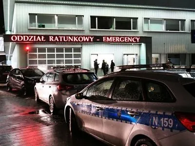 Раненый мэр Гданьска перенес операцию и все еще в критическом состоянии