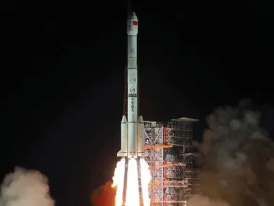 Китайский зонд совешил биологический эксперимент на Луне