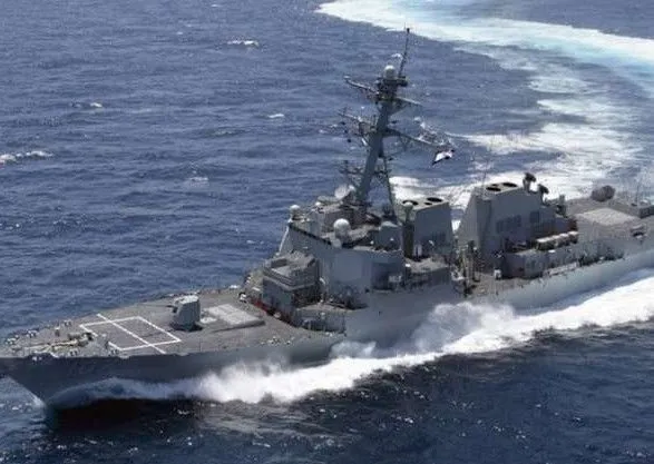 США и Великобритания провели военные учения в Южно-Китайском море