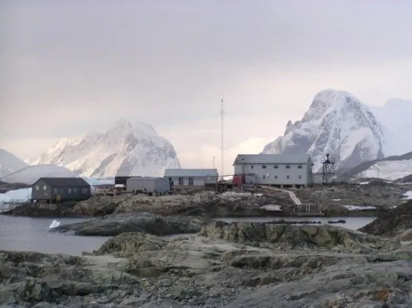 Стартовала экспедиция на антарктическую станцию "Академик Вернадский"