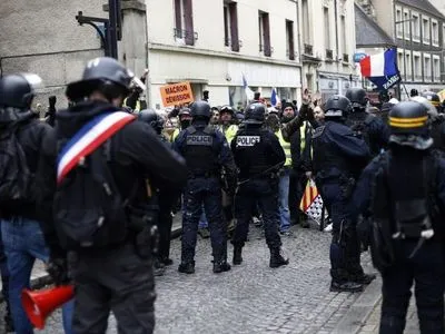 Более 80 тысяч правоохранителей мобилизованы перед новой волной протестов во Франции