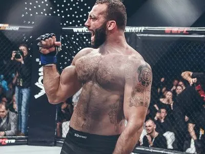 Украинский боец продолжит выступления в UFC