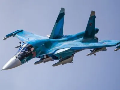 Зіткнення російських винищувачів: одного пілота врятували