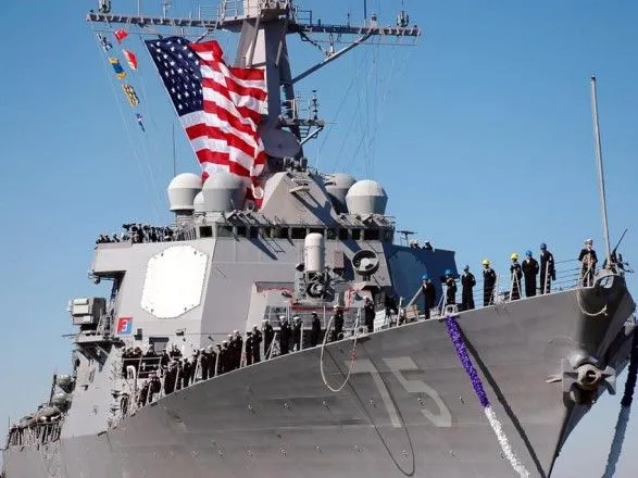 Росія відправила сторожовий корабель для “контролю” есмінця США