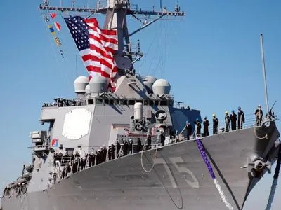 Росія відправила сторожовий корабель для “контролю” есмінця США
