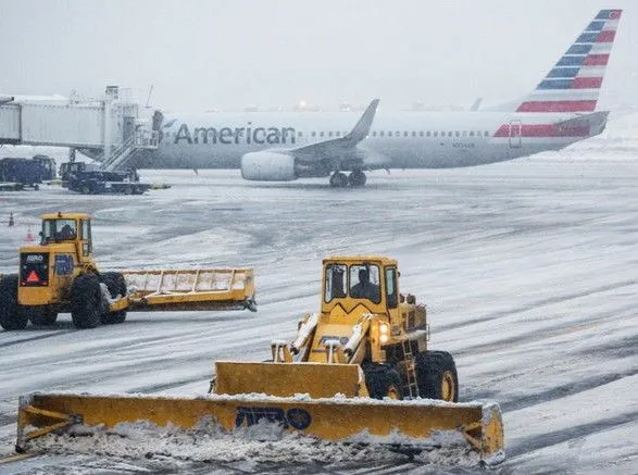 Снігопади в США привели до скасування майже 7 тисячі рейсів
